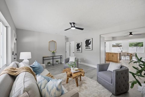 House in Sarasota, Florida 3 bedrooms, 130.06 sq.m. № 2284187 - photo 7