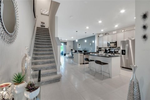 Townhouse in Orlando, Florida 2 bedrooms, 158.49 sq.m. № 2384055 - photo 3