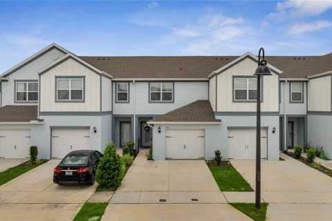 Townhouse in Orlando, Florida 2 bedrooms, 158.49 sq.m. № 2384055 - photo 2