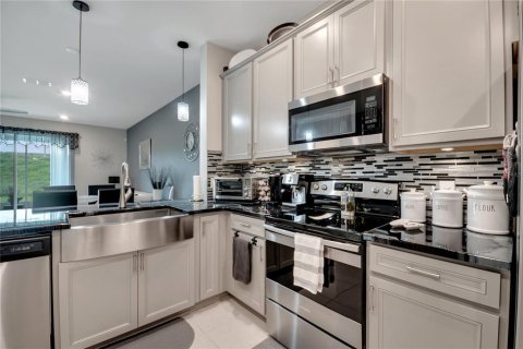 Townhouse in Orlando, Florida 2 bedrooms, 158.49 sq.m. № 2384055 - photo 6
