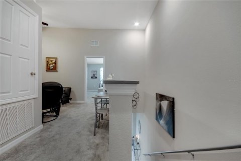 Townhouse in Orlando, Florida 2 bedrooms, 158.49 sq.m. № 2384055 - photo 11
