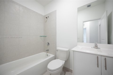 Townhouse in Homestead, Florida 3 bedrooms, 157.47 sq.m. № 2004575 - photo 17