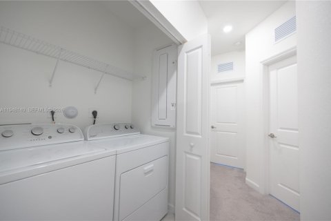 Townhouse in Homestead, Florida 3 bedrooms, 157.47 sq.m. № 2004575 - photo 30