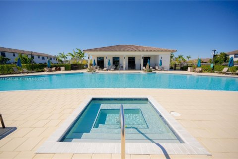 Townhouse in Homestead, Florida 3 bedrooms, 157.47 sq.m. № 2004575 - photo 9