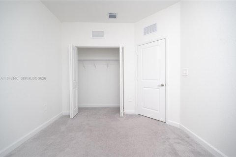 Townhouse in Homestead, Florida 3 bedrooms, 157.47 sq.m. № 2004575 - photo 26