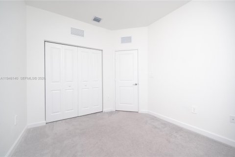 Townhouse in Homestead, Florida 3 bedrooms, 157.47 sq.m. № 2004575 - photo 27