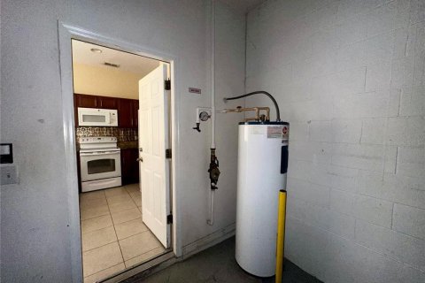 Townhouse in Orlando, Florida 3 bedrooms, 159.88 sq.m. № 2215306 - photo 28