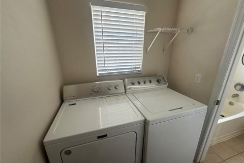 Townhouse in Orlando, Florida 3 bedrooms, 159.88 sq.m. № 2215306 - photo 22