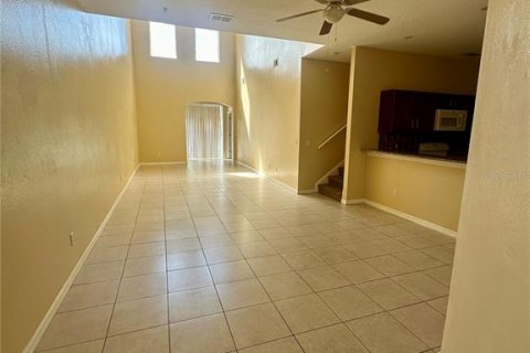 Townhouse in Orlando, Florida 3 bedrooms, 159.88 sq.m. № 2215306 - photo 2