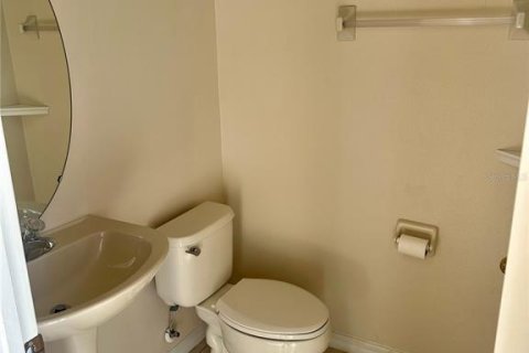 Townhouse in Orlando, Florida 3 bedrooms, 159.88 sq.m. № 2215306 - photo 4