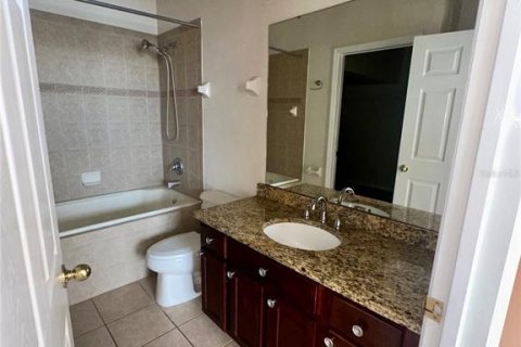 Townhouse in Orlando, Florida 3 bedrooms, 159.88 sq.m. № 2215306 - photo 8