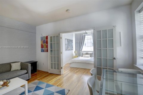 Copropriété à vendre à Miami Beach, Floride: 2 chambres, 63.36 m2 № 1974917 - photo 8