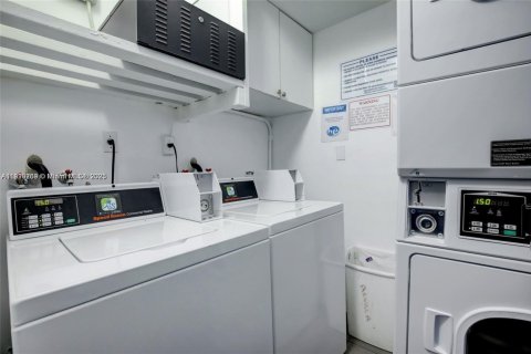 Copropriété à vendre à Miami Beach, Floride: 2 chambres, 63.36 m2 № 1974917 - photo 18