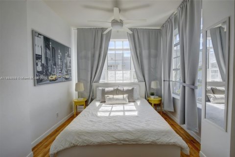 Copropriété à vendre à Miami Beach, Floride: 2 chambres, 63.36 m2 № 1974917 - photo 6