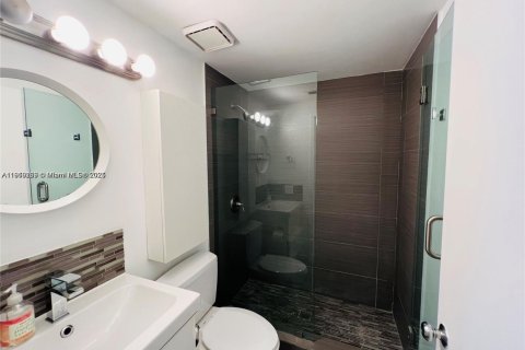 Copropriété à vendre à Miami Beach, Floride: 2 chambres, 63.36 m2 № 1974917 - photo 10