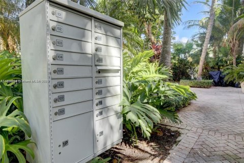 Copropriété à vendre à Miami Beach, Floride: 2 chambres, 63.36 m2 № 1974917 - photo 17