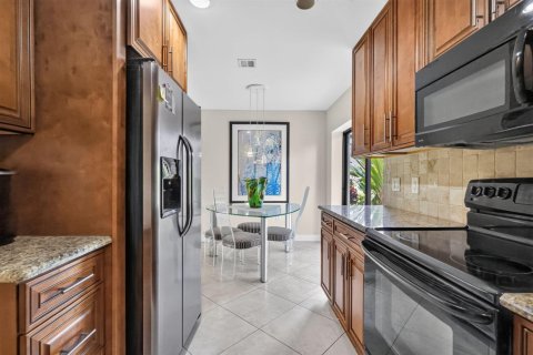 Condo in Boynton Beach, Florida, 2 bedrooms  № 2402397 - photo 12