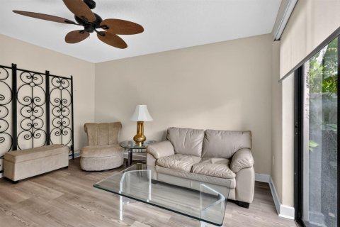 Condo in Boynton Beach, Florida, 2 bedrooms  № 2402397 - photo 9