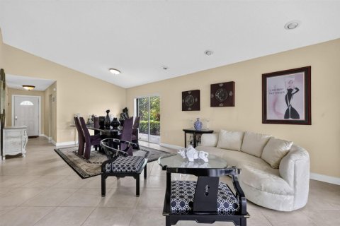 Condo in Boynton Beach, Florida, 2 bedrooms  № 2402397 - photo 21