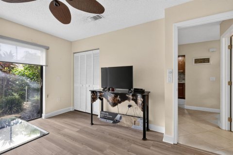 Condo in Boynton Beach, Florida, 2 bedrooms  № 2402397 - photo 10