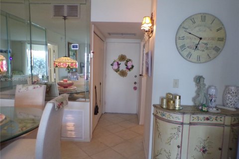 Condo in Aventura, Florida, 2 bedrooms  № 2088659 - photo 25