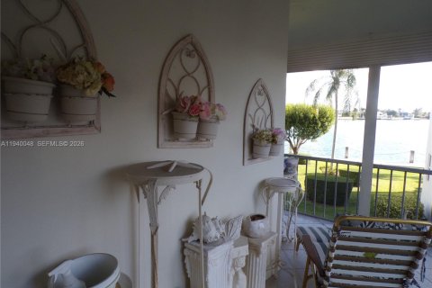 Condo in Aventura, Florida, 2 bedrooms  № 2088659 - photo 7