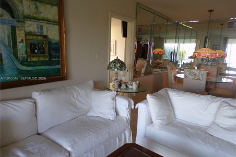 Condo in Aventura, Florida, 2 bedrooms  № 2088659 - photo 19