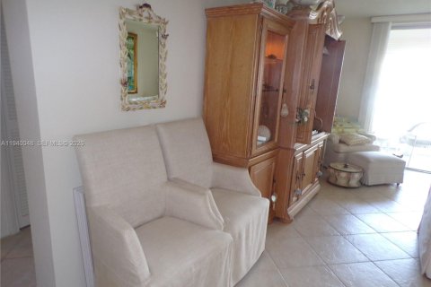 Condo in Aventura, Florida, 2 bedrooms  № 2088659 - photo 10