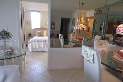 Condo in Aventura, Florida, 2 bedrooms  № 2088659 - photo 20