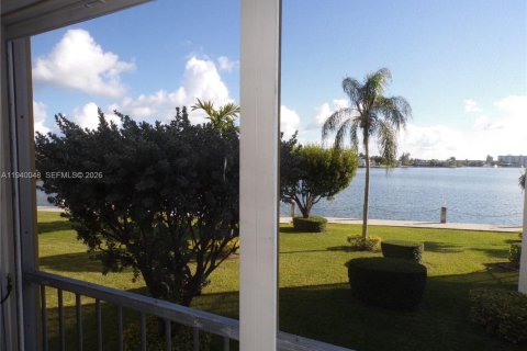 Condo in Aventura, Florida, 2 bedrooms  № 2088659 - photo 2