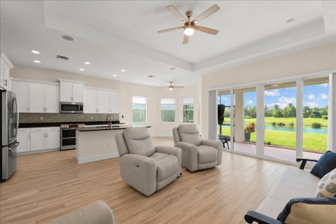 Villa ou maison à vendre à Westlake, Floride: 2 chambres, 158.21 m2 № 2417890 - photo 5
