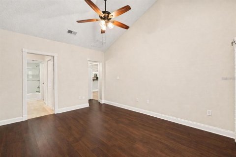 Copropriété à louer à New Port Richey, Floride: 3 chambres, 155.7 m2 № 2101659 - photo 11