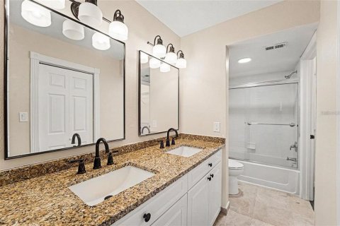 Copropriété à louer à New Port Richey, Floride: 3 chambres, 155.7 m2 № 2101659 - photo 12