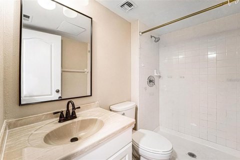 Copropriété à louer à New Port Richey, Floride: 3 chambres, 155.7 m2 № 2101659 - photo 15