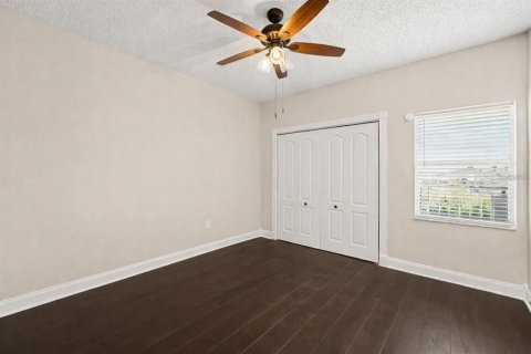 Copropriété à louer à New Port Richey, Floride: 3 chambres, 155.7 m2 № 2101659 - photo 14