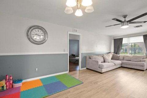 House in Spring Hill, Florida 2 bedrooms, 116.03 sq.m. № 1838438 - photo 8