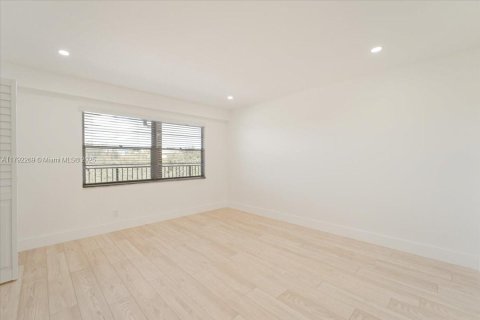 Condo in Pembroke Pines, Florida, 1 bedroom  № 1741947 - photo 14