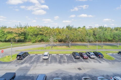 Condo in Pembroke Pines, Florida, 1 bedroom  № 1741947 - photo 30