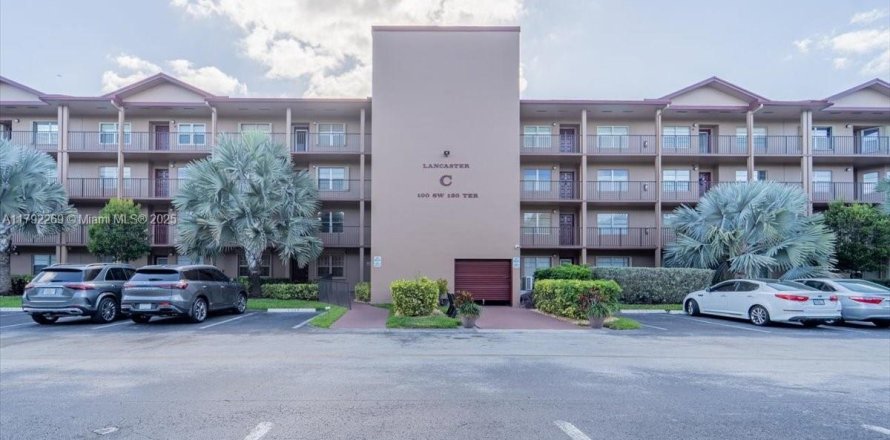 Condo in Pembroke Pines, Florida, 1 bedroom № 1741947