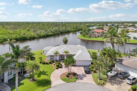 Casa en venta en Port Charlotte, Florida, 3 dormitorios, 240.15 m2 № 1827021 - foto 1