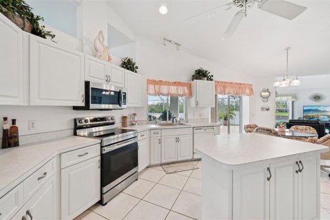Casa en venta en Port Charlotte, Florida, 3 dormitorios, 240.15 m2 № 1827021 - foto 6