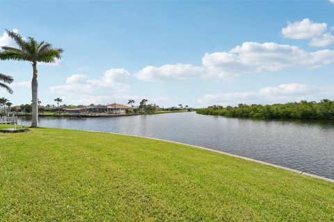 Casa en venta en Port Charlotte, Florida, 3 dormitorios, 240.15 m2 № 1827021 - foto 22
