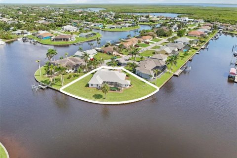 Casa en venta en Port Charlotte, Florida, 3 dormitorios, 240.15 m2 № 1827021 - foto 28