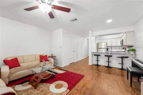 Copropriété à vendre à Gainesville, Floride: 2 chambres, 101.08 m2 № 2205143 - photo 4