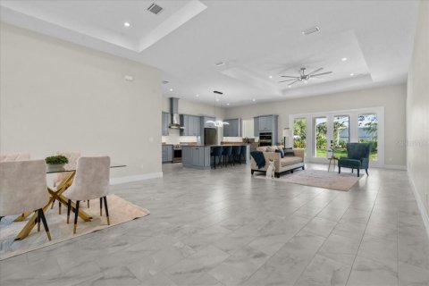 House in Orlando, Florida 4 bedrooms, 260.96 sq.m. № 1632262 - photo 6