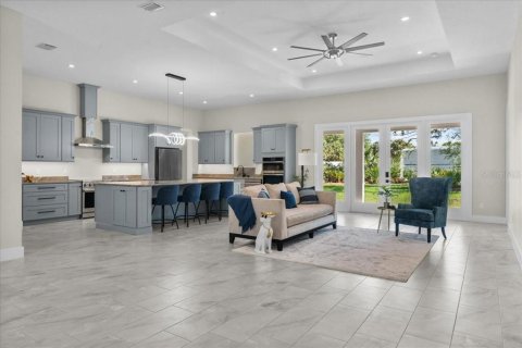 House in Orlando, Florida 4 bedrooms, 260.96 sq.m. № 1632262 - photo 7