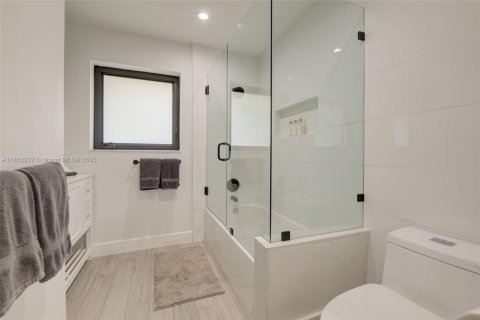 Casa en venta en Fort Lauderdale, Florida, 3 dormitorios, 189.52 m2 № 1728280 - foto 30