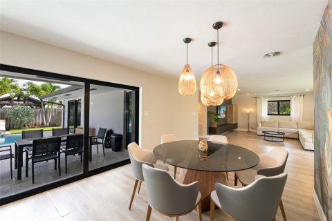 Casa en venta en Fort Lauderdale, Florida, 3 dormitorios, 189.52 m2 № 1728280 - foto 13