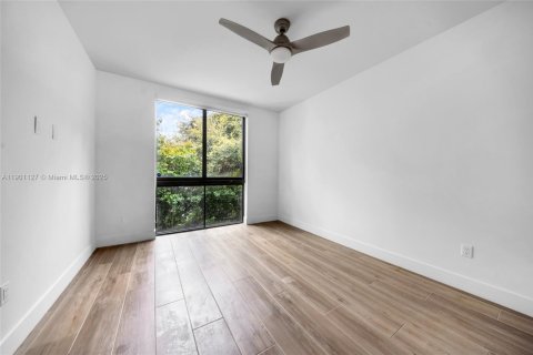 Villa ou maison à louer à Miami, Floride: 2 chambres, 147.99 m2 № 1952259 - photo 27