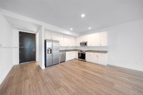 Villa ou maison à louer à Miami, Floride: 2 chambres, 147.99 m2 № 1952259 - photo 13